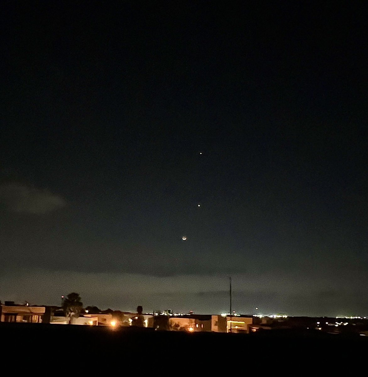 Sr_Ironman's tweet photo. ¿Ya vieron la conjunción de Júpiter, Venus y la Luna? Desde #Querétaro #México https://t.co/RhrxHjYly4