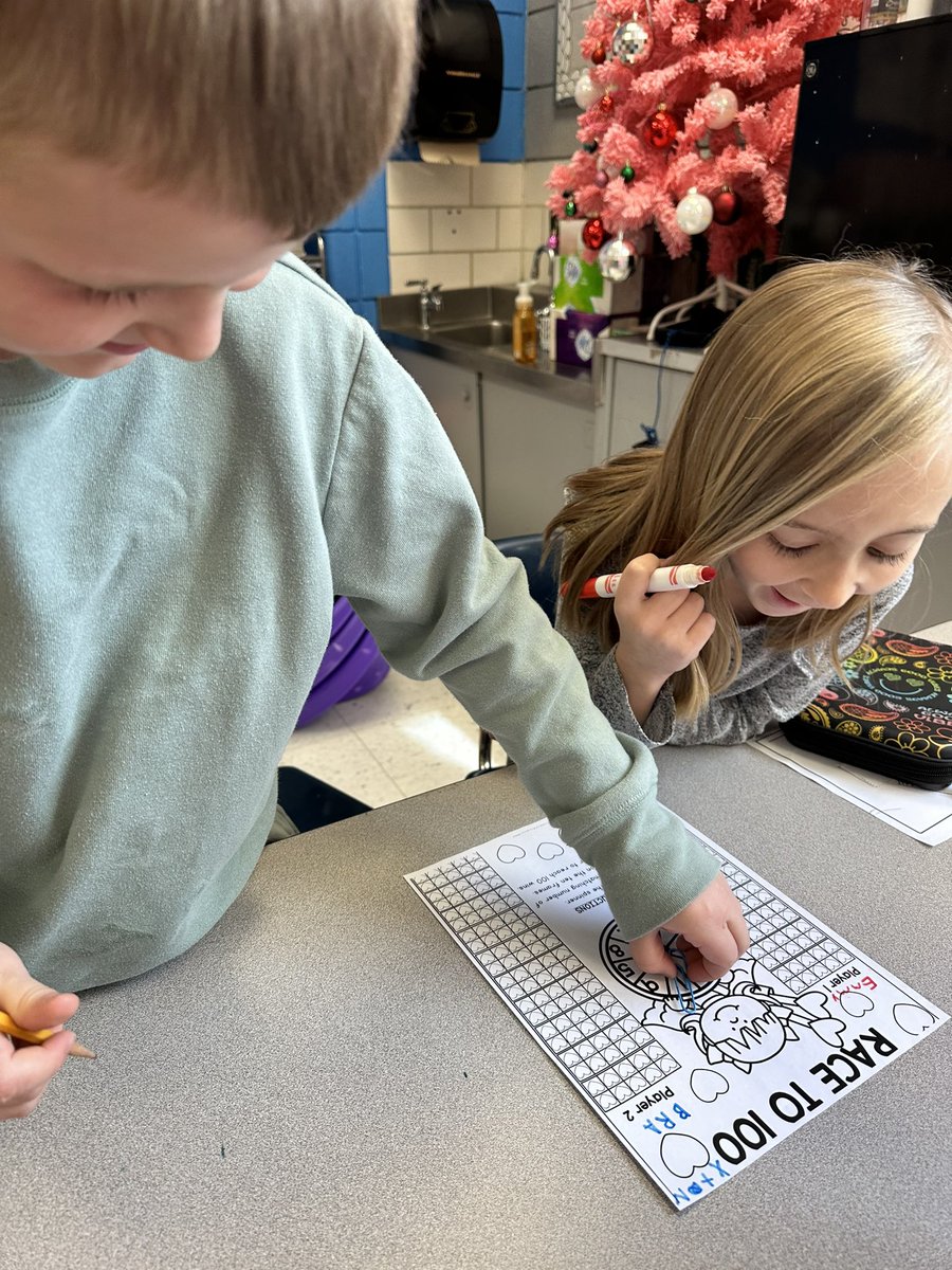 Math with friends is more fun 😊 #isdkinder <a href="/GlendaleElemISD/">Glendale Elementary School</a> <a href="/ISDSchools/">Independence School District</a>
