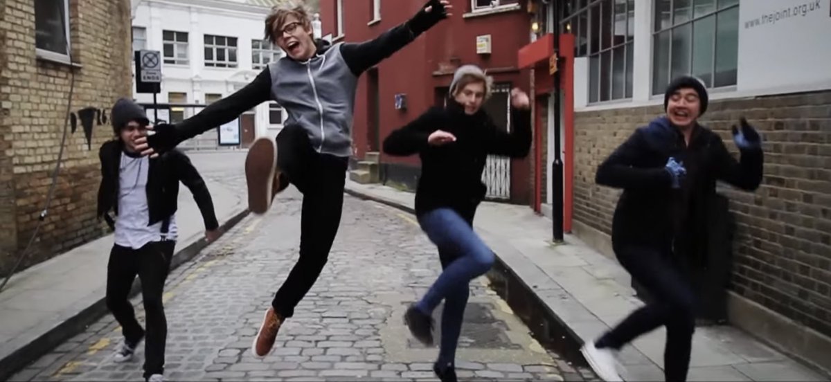 Tha5SOSFamily tweet picture