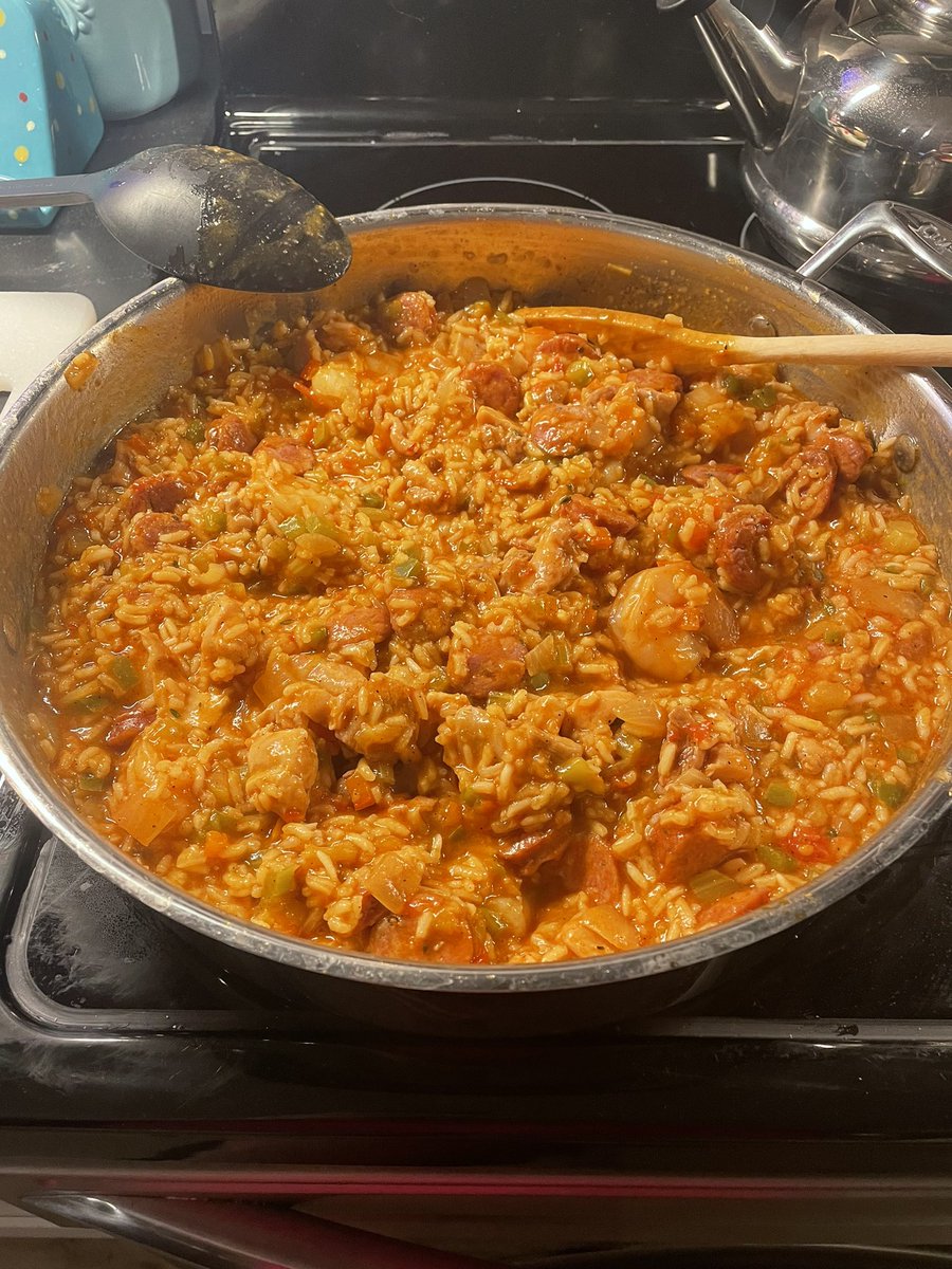 ottoknowbetta's tweet photo. Made @SunnyAnderson’s jambalaya for Fat Tuesday and loving it! 🔥🎯♥️ https://t.co/0SpVoLpPqB