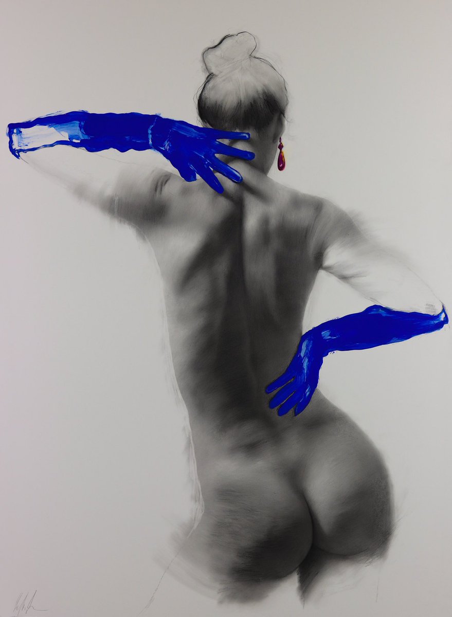 She wore Blue Velvet..new mint 💙 objkt.com/asset/KT19x51C…