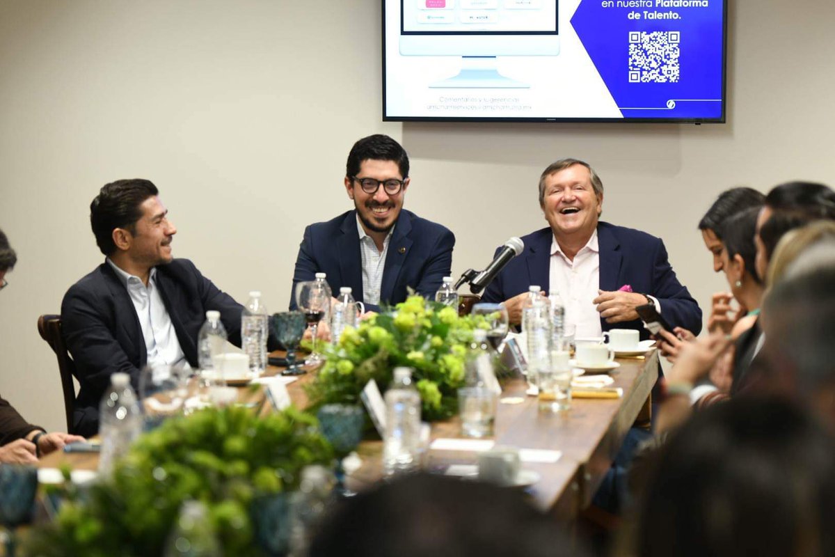 PedroCasas's tweet photo. #CEOtalk | Grupo diverso en industrias, tamaño de empresa, género, edades y nacionalidades. Riquísimo diálogo que organizamos de manera periódica en @AmChamMexico para compartir experiencias entre CEOs. 
¡Hoy tuvimos de expositor a @josemariazas de @SomosMendel! https://t.co/BMKITtzFrW