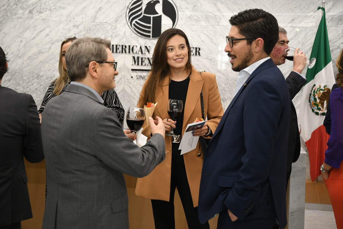 PedroCasas's tweet photo. #CEOtalk | Grupo diverso en industrias, tamaño de empresa, género, edades y nacionalidades. Riquísimo diálogo que organizamos de manera periódica en @AmChamMexico para compartir experiencias entre CEOs. 
¡Hoy tuvimos de expositor a @josemariazas de @SomosMendel! https://t.co/BMKITtzFrW