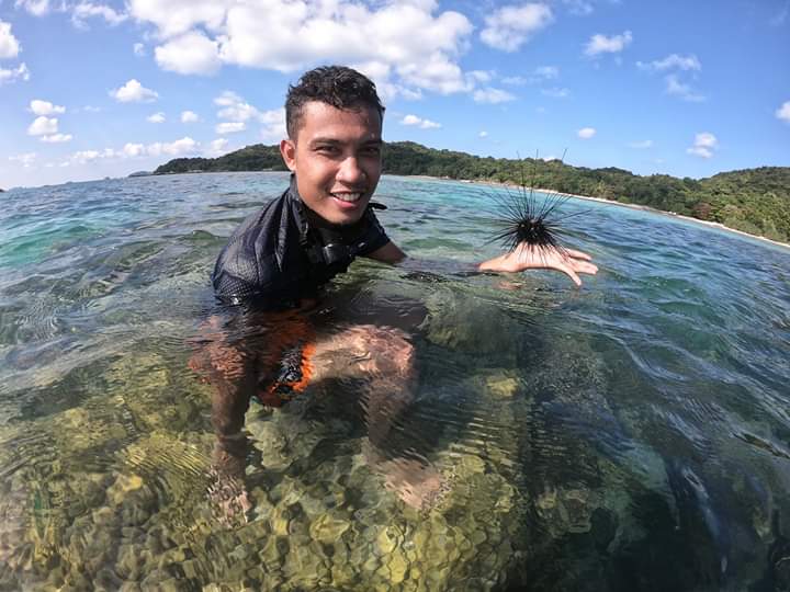 sillslyna's tweet photo. Cantik tak terkata pemandangan kat Pulau² di Mersing, Johor ni. Patutlah famous, kalau pergi sini memang confirm akan tenang minda korang ☺ 

Gerenti worth the money guys 😍🤑

DAY TRIP -RM140 &amp; RM160
2H1M -RM 300
3H2M -RM 400

☎️ https://t.co/q7FE91wsb1 https://t.co/NZmNS9M3zh