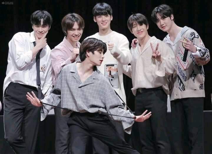 DAstroha's tweet photo. ✨SPECIAL ANIV ASTRO GA FOR AROHA ✨

🔩1 Album sealed refuge
🔩 1 Album sealed DTTSR
🔩 PC official astro member

Rules:
☆Follow
☆rt&amp;like tweet ini
☆tag &amp; ajakin 3 tmn mu
☆drop u fav pic and harapan for ASTRO
☆rep proof

End TOMORROW
‼��Jgn lupa join go buat yg blm ya🥰‼️ https://t.co/CUZ3bX5nP2