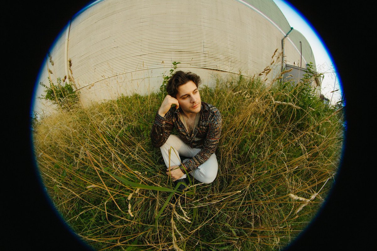 ‘something like you’ out now. stream everywhere. 

open.spotify.com/track/7bHxckFG…