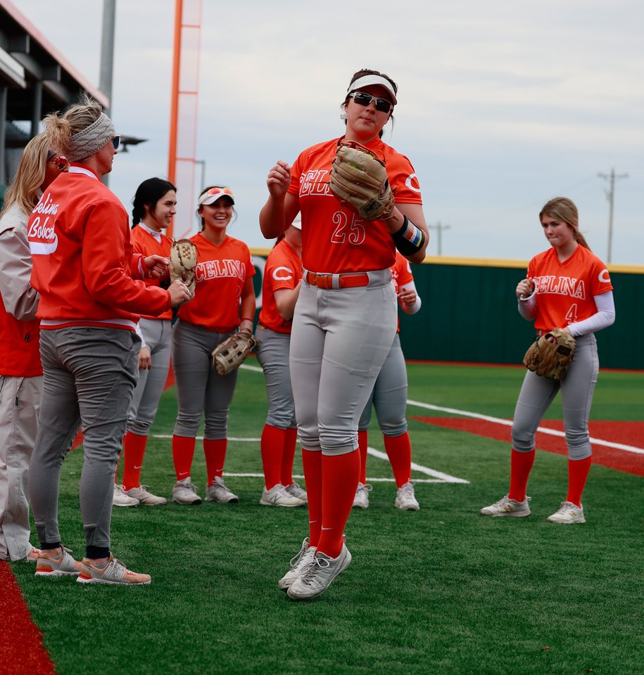 HR for Susan Edwards !! 🧡🥎🧡 <a href="/SEdwards_2024/">Susan Edwards</a>