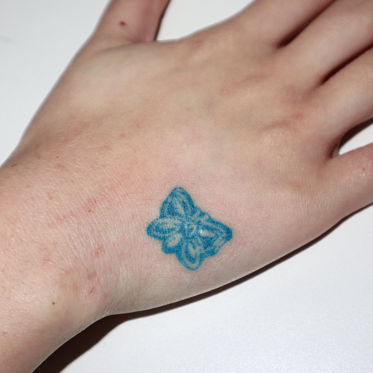 butcherssshop's tweet photo. 족구만 나��� 챰...🦋 
영롱한 청록색은 언제나 옙버요
Only handpoked tattoo https://t.co/XFicAdM9e1