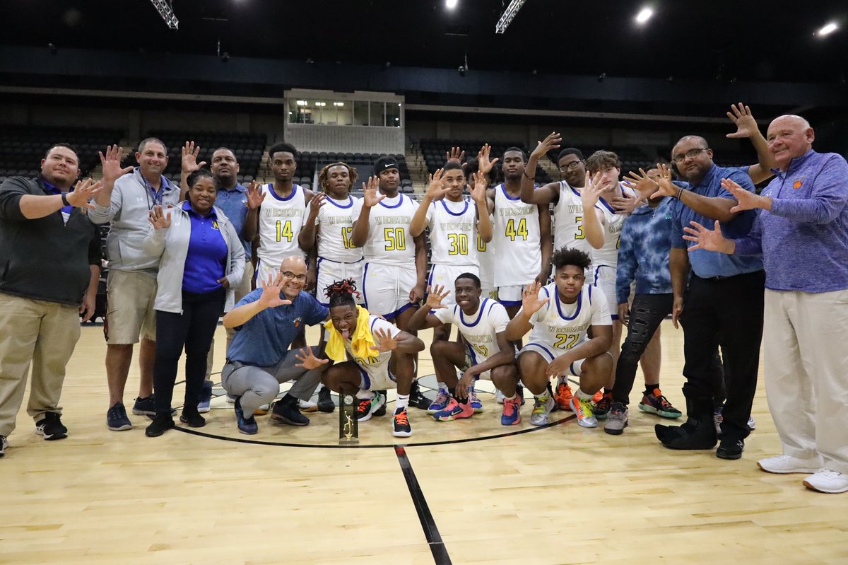 DelmarvaSports's tweet photo. THE WIHI TRIBE ARE 5️⃣-TIME BAYSIDE CHAMPS 🏀‼️🔥
FINAL SCORE: @WiHiSports 52, @QACHS_Athletics 47
#ShoreHoops #WiHiTribe #HighSchoolBasketball https://t.co/P1jGwd4C0G