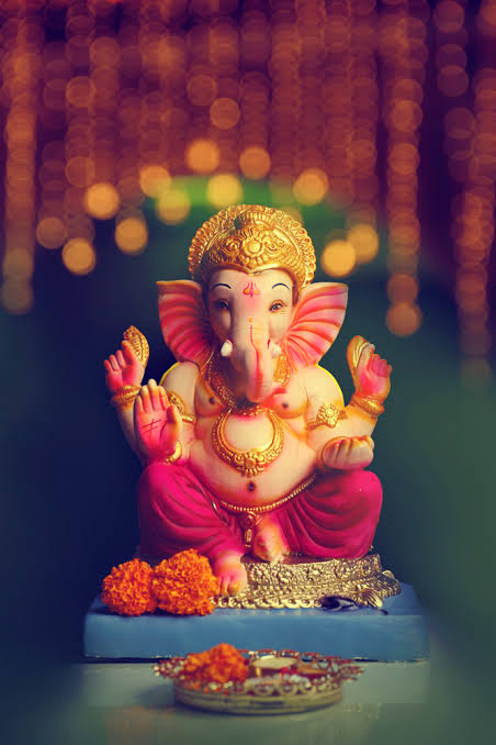🌺Vignaharta🌺

Since Shri Ganesh is called Vighnaharta,he is worshipped before commencing any function,right from a folk dance to a wedding and all rituals including inauguration of house.

🌸श्री गणेश🌸

#Wednesdayvibe #WednesdayMotivation #wednesdaythought #ganapatibappamorya