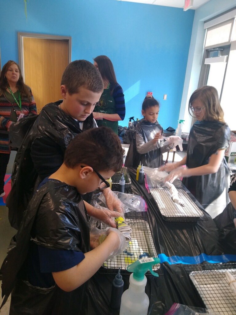 SLSDHarrisonEl's tweet photo. Students and staff members at Harrison Elementary are all tie-dying hats to wear during next week’s Acceptance Week. https://t.co/6DO0JYyyWH