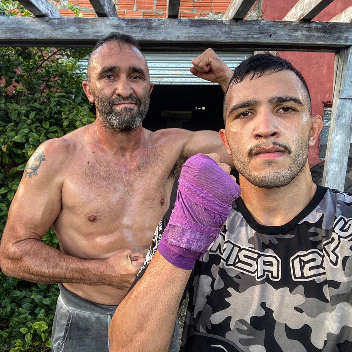 PAULOBUENO565's tweet photo. #carnavalzenidim @zenidimbrasil #preparação #bareknuckle #boxezenidim #boxesemluvas https://t.co/YApfSVS5ft