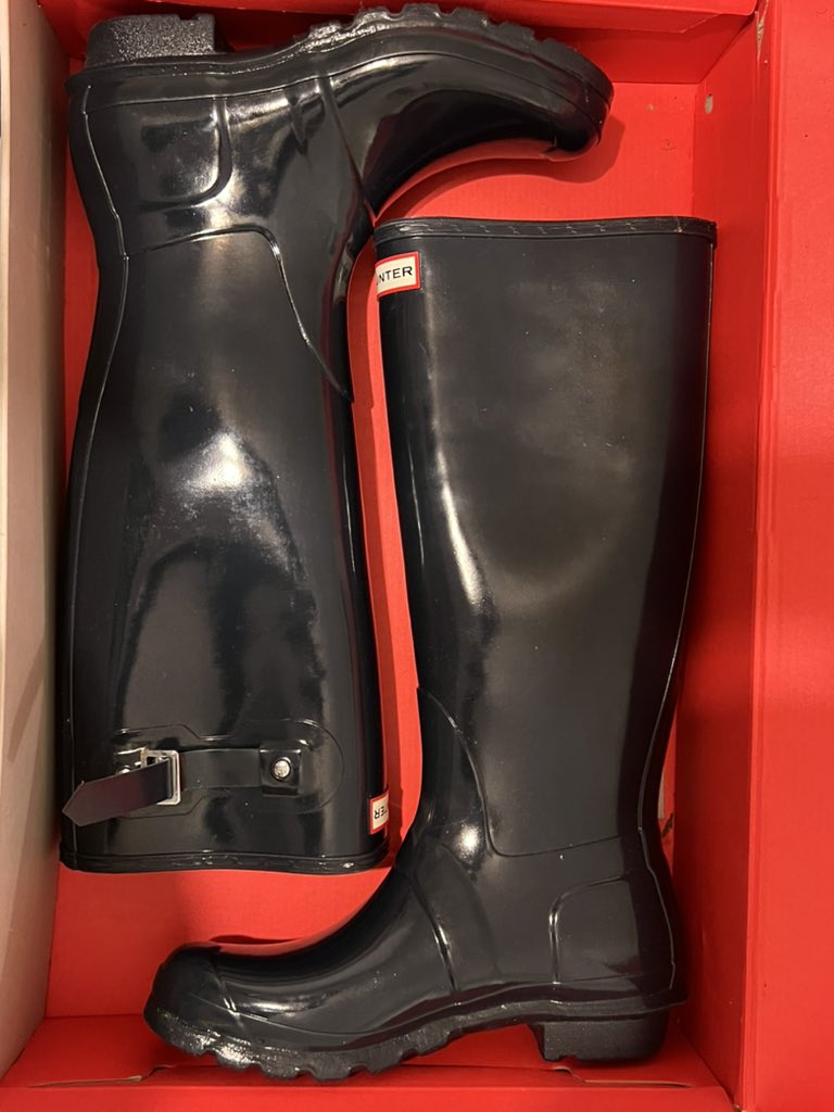 elefaantzz's tweet image. tall black hunter boots for sale dm me US size 9 UK size 7