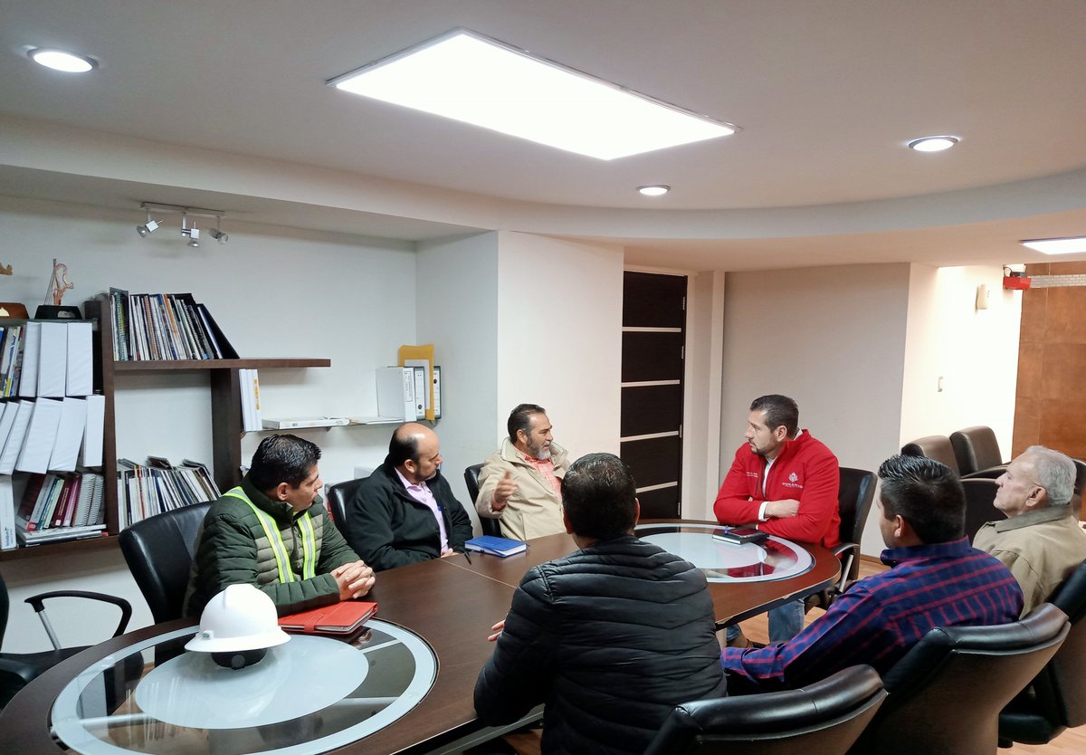 INIFEEDgo's tweet photo. El día de hoy nos complace recibir al Colegio de Ingenieros Civiles del Estadode Durango, con el fin de establecer acuerdos y acciones que contribuyan a mejorar e incentivar la calidad de la Infraestructura Educativa del Estado de Durango para este 2023. https://t.co/avjWMkWhJd