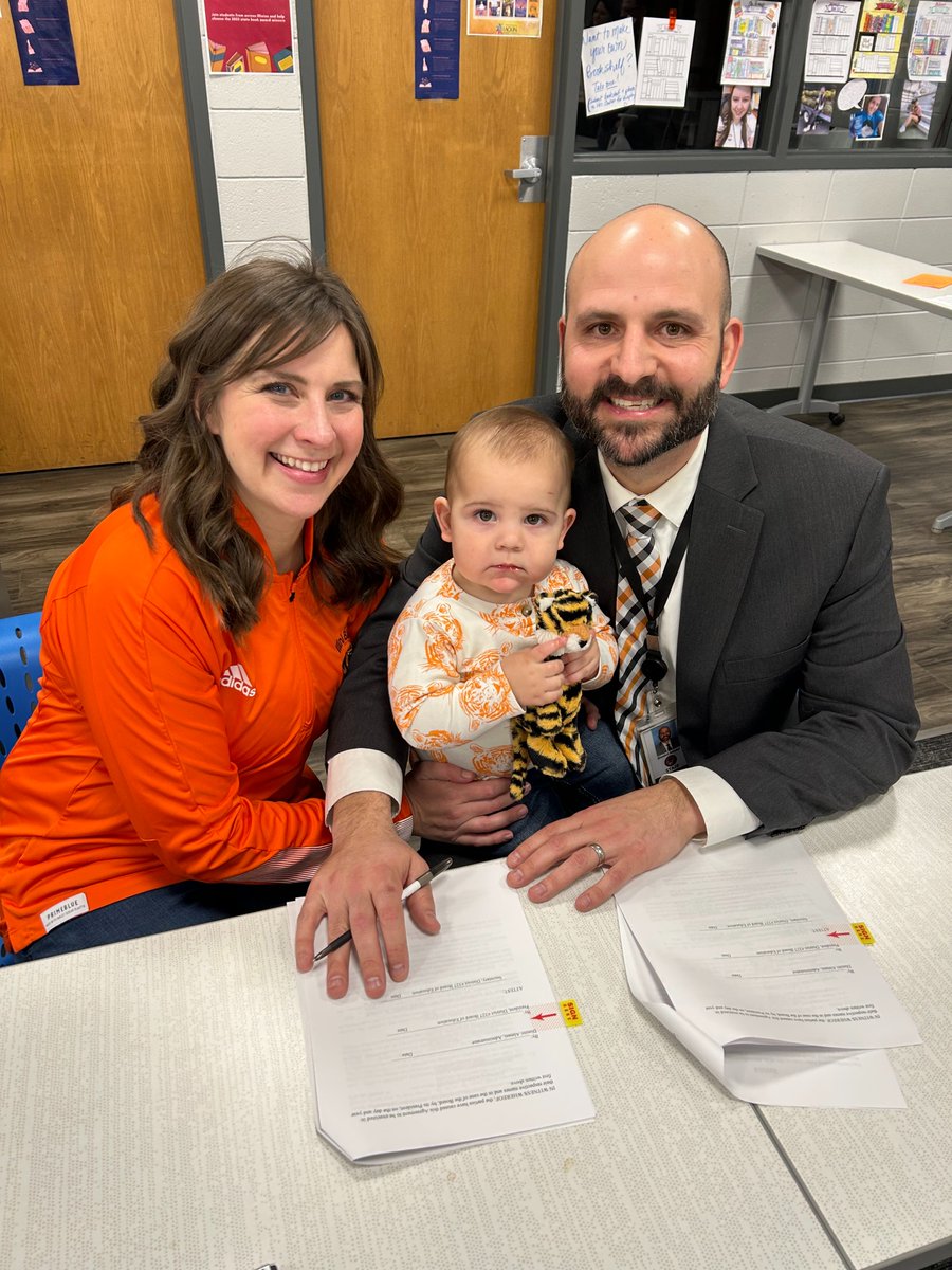 IB 327 Schools tweet media