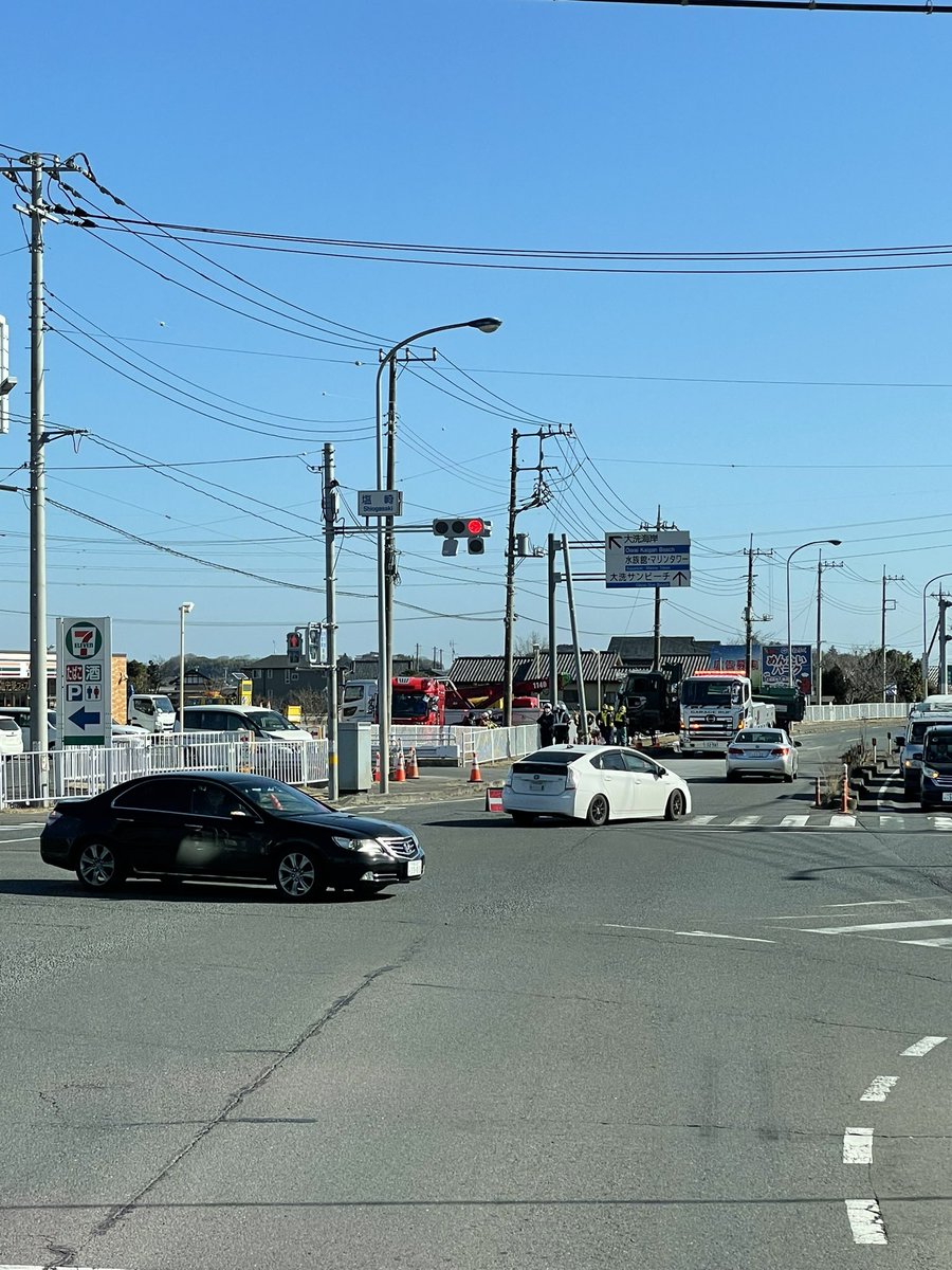 love_JZX110's tweet photo. 51号まだ片付いてなくて渋滞💦 https://t.co/lBf4sXMeMP