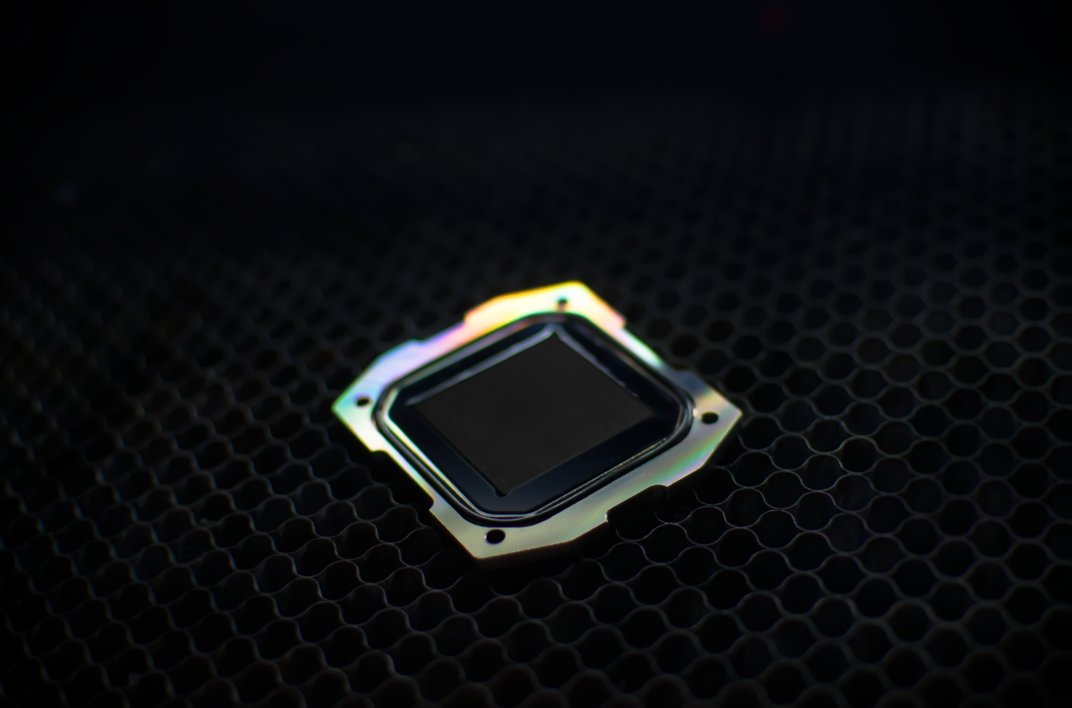 Enhanced coldplate for :

- Waterblock GPUs Intel® Arc™ A750 and A770
- Waterblock GPUs GeForce RTX 40 Series
- Waterblock GPUs AMD Radeon™ RX 7900 XT and
RX 7900 XTX
- Waterblock custom made

News :
- Integrated seal
- 80 micro channels
- Liquid injection optimization plate