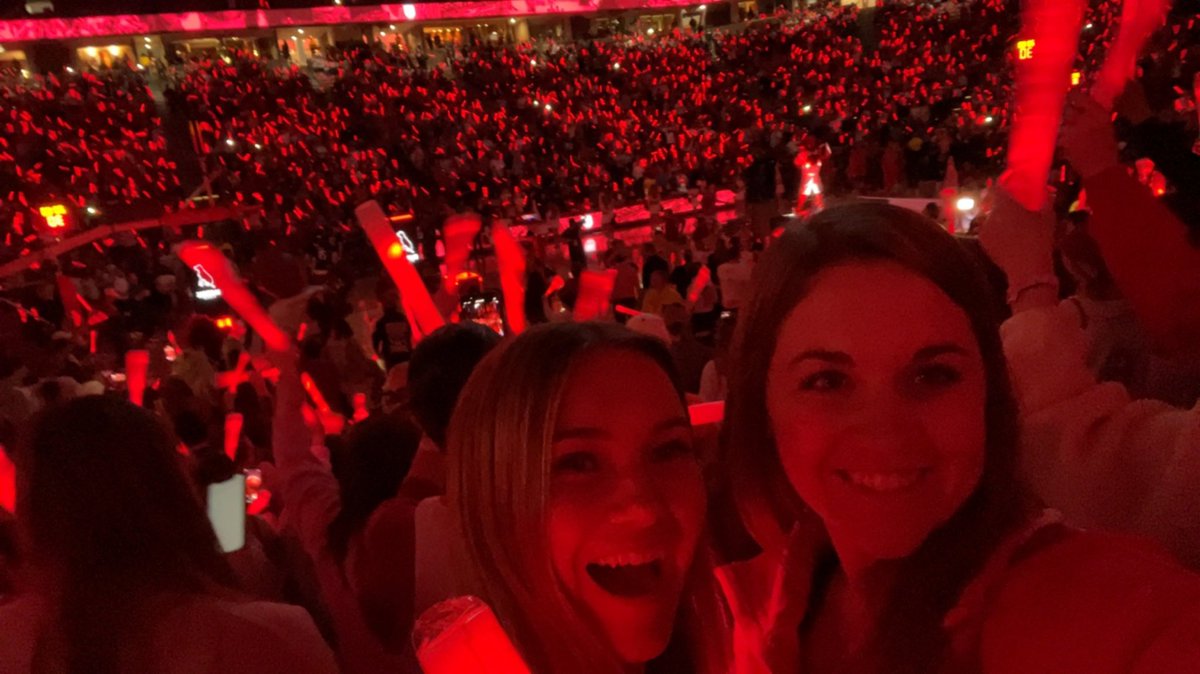 HOG BALL @ THE PALACE ‼️ #WPS <a href="/RazorbackMBB/">Arkansas Razorbacks Men’s Basketball 🐗</a>