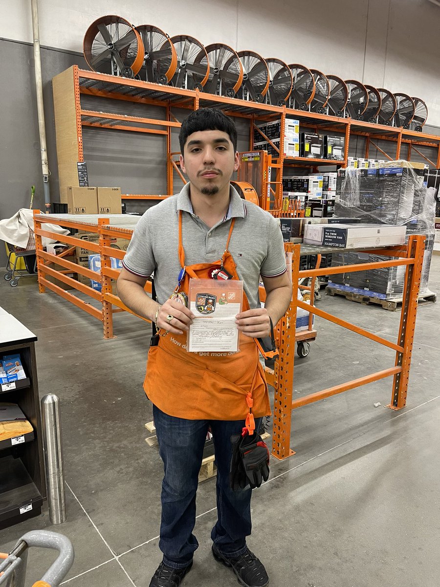 MarShaGling's tweet photo. It’s not always good news when a customer approaches wanting to speak to a manager, so it’s great to get to recognize an associate for a huge customer praise! Thank you Steven for going over and above for Home Depot customers and being such an asset to 6523! https://t.co/bmPsfePI3c