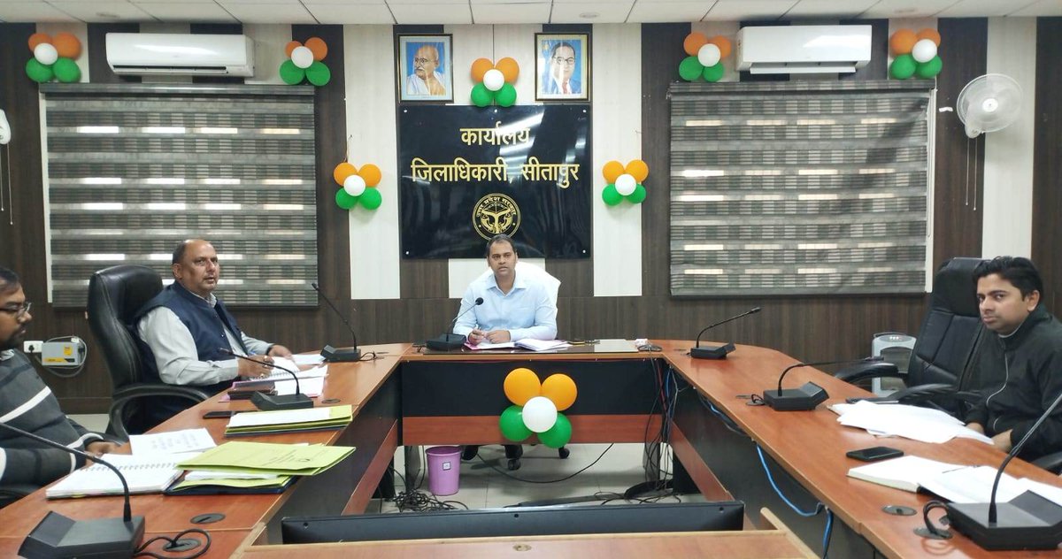 हाईवे पर कोई भी शराब की दुकान न हो संचालित-जिलाधिकारी 

 kanwhizztimes.comहाईवे-पर-कोई-भी-शराब-की-दुक/