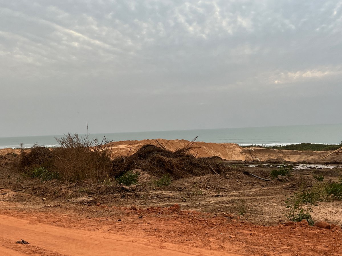 Oceesay's tweet photo. This is the destruction going on at a pristine beach in Tujereng…Sand mining and its devastating effect on our environment goes on unabated. #Gambia

@Gambia_MOJ 
@Presidency_GMB https://t.co/ROVdAAumcC