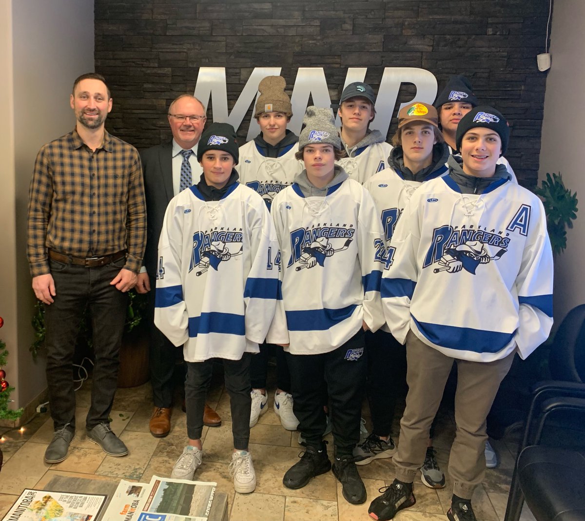 Big thanks to our Progressive 50/50 sponsor Prairie View Chiropractic and our game day 50/50 Sponsor MNP Dauphin !! #GoRangers