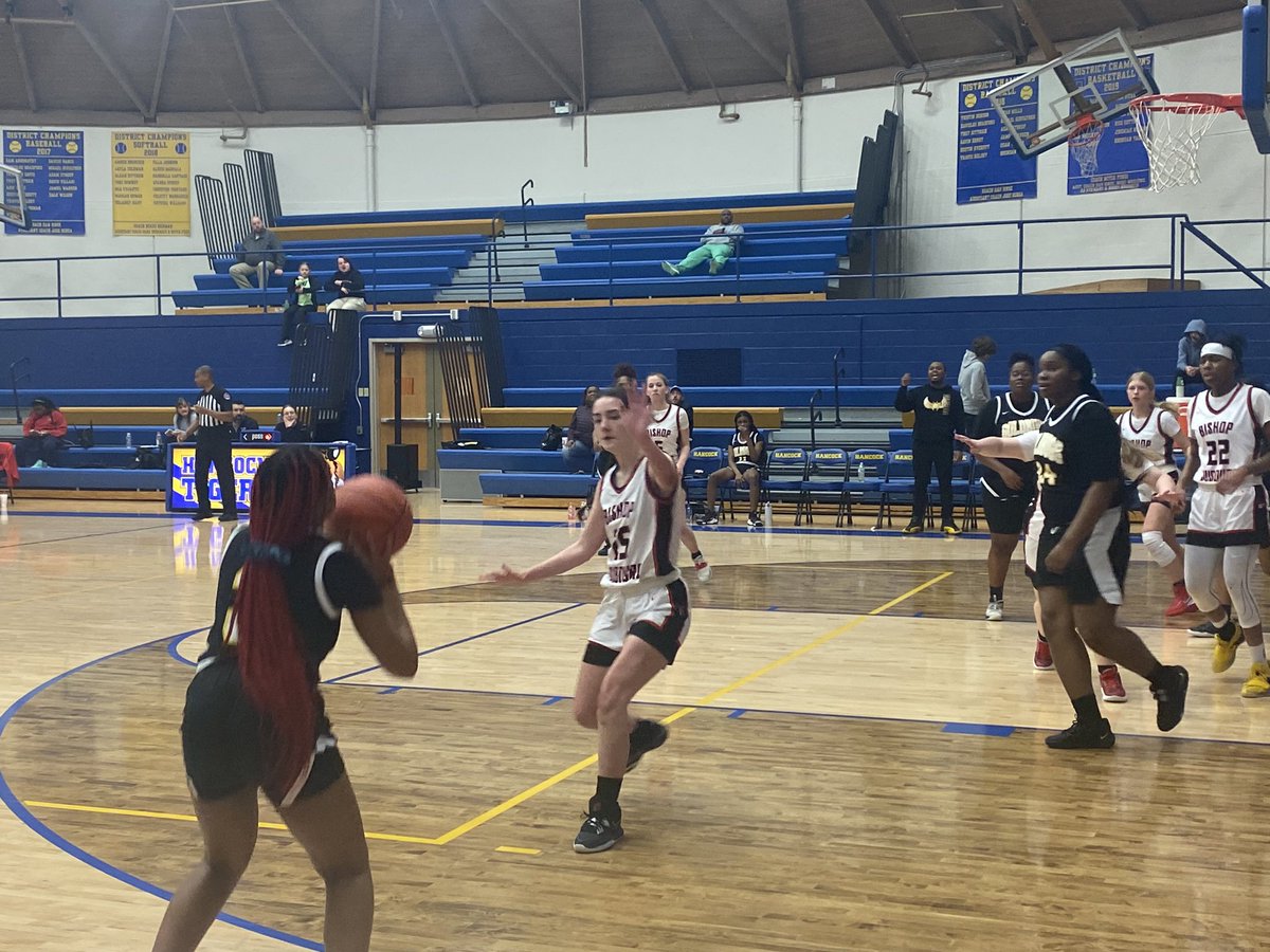 FearTheCavalier's tweet photo. Cavalier girls 🏀 advances!  Girls pick up a 41-13 win over McKinley.  Play again Thursday against Brentwood in District Semi-Final. Game will be at Hancock.  6:30pm start. https://t.co/AiXQqNd92g