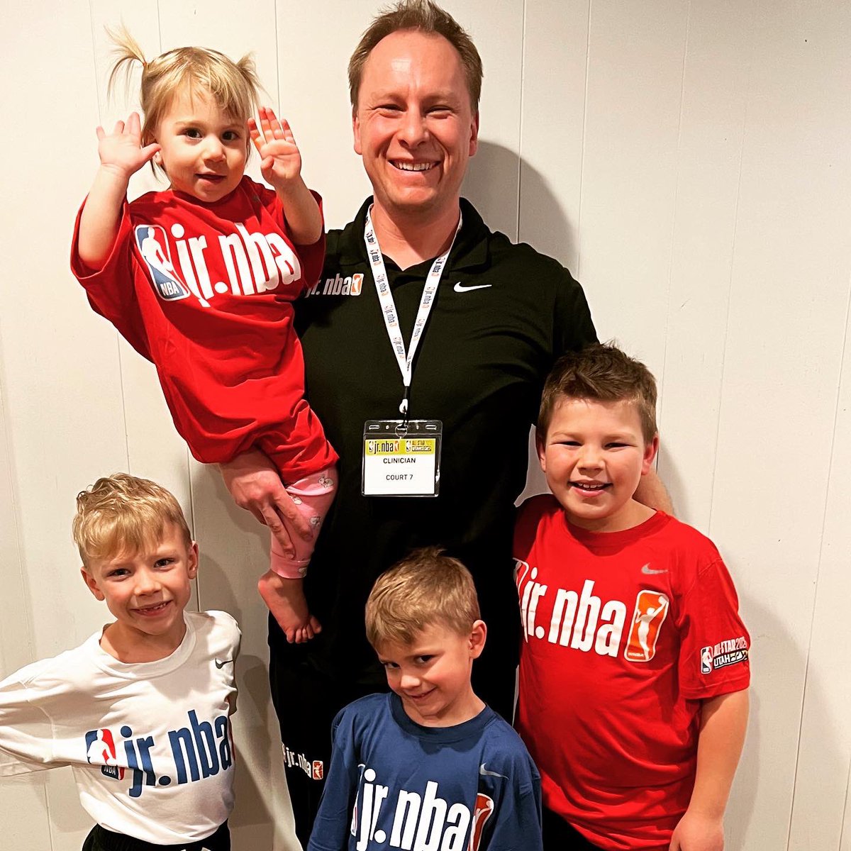 EricBJohnson20's tweet photo. Thank you to @jrnba &amp; @utahjazz for the opportunity to work as a Jr NBA Coach through the NBA All Star Wknd. I also had the privilege of coaching kids from all over SLC at the @Nike Feature Clinic. So much fun!! See you all again on the court soon! #MuchLove #nbaallstar #thankyou https://t.co/XkKsaEItP8