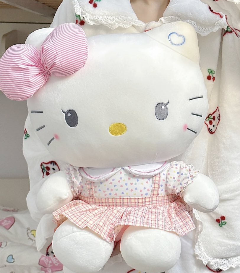 Giant Hello Kitty Plush 1m