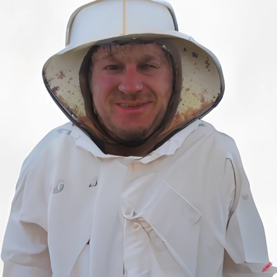 Caleb Pitts on Twitter: "#NewProfilePic Beekeeper Bob"