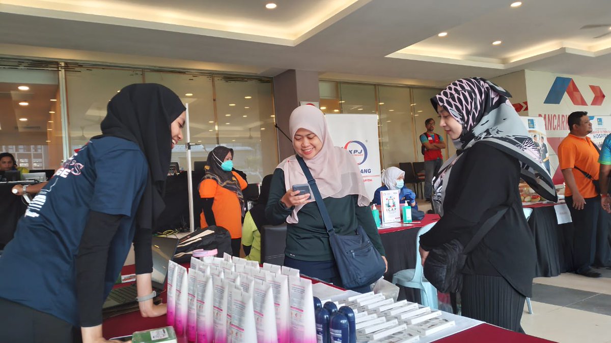 BookDoc's tweet photo. Thank you Tenaga Nasional Berhad (TNB) for making us be part of TNB Family Day! 🤩🥳
#BookDoc #tnb #activ #Malaysia https://t.co/shlnqnYdIq