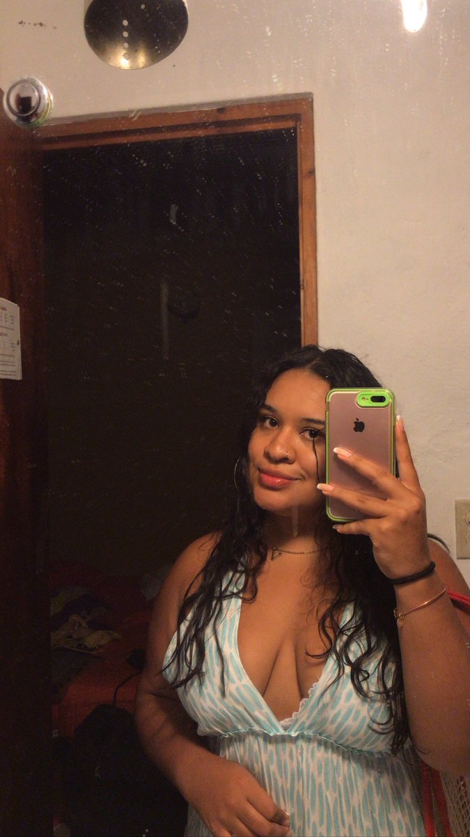 spicy_mamma_'s tweet photo. qué buenos carnavales ⛱ https://t.co/nEHyFB02CL