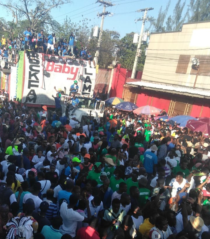 MLouimann's tweet photo. Pou LETA peyim ap Kouri pou #ENSEKIRITE atò.
Pou premye fwa nan istwa Kanaval ayiti, 10zè am pou 6zè pm akoz Pagen #KOURAN ak #ENSEKIRITE.
Ou Jwenn yon Pep Anba yon Soley Cho kap danse #MIZÈL,#CHOMAJ li, #LANMOL, #GRANGOUL, #PAKA al #LEKOL LI.
BANN MECHAN
NAP PEYE SA N FE PEP SA. https://t.co/gwOf9ZixAA