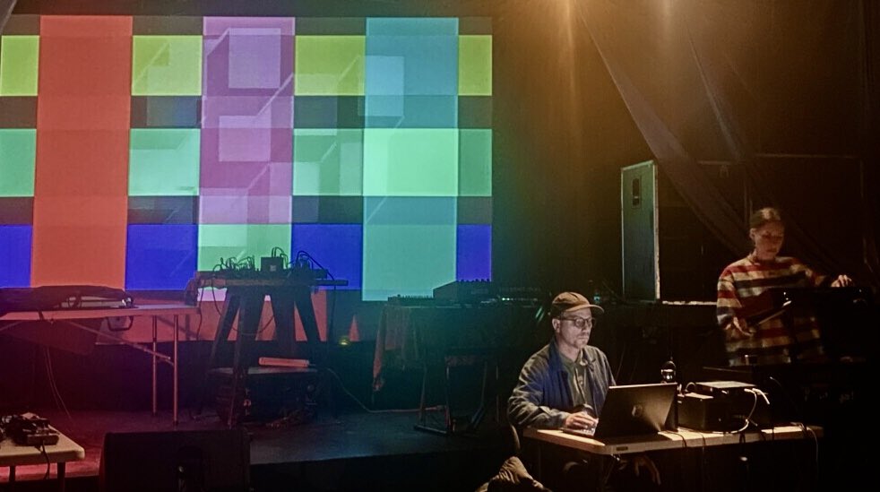 kristen roos tweet media