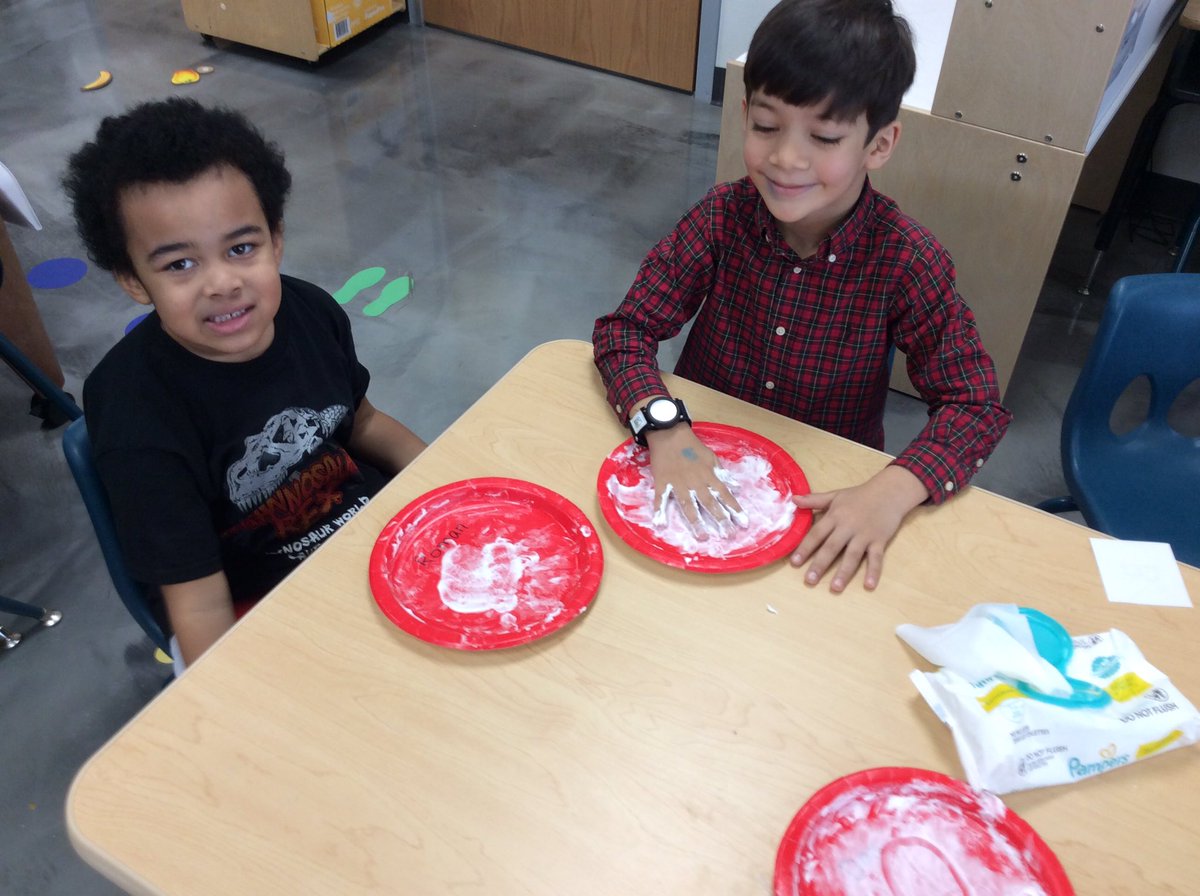 HandleyCTEClass's tweet image. Writing letters in shaving cream is FUN!