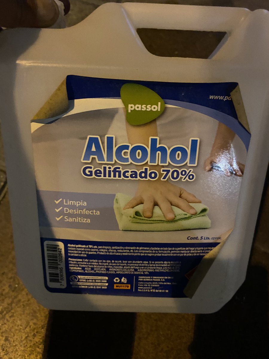 PakosepuRoberto's tweet photo. Hice una prueba con alcohol gel, con marca y todo, q alguien del @GobiernodeChile @Carabdechile @BomberosdeChile me diga q no es un iniciador de fuegos https://t.co/LSsiUNP4ye