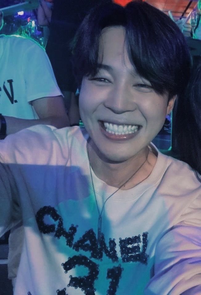 jana⁷ 🪞 on Twitter "__1365244__ FACE IS COMING JIMIN IS COMING JIMIN