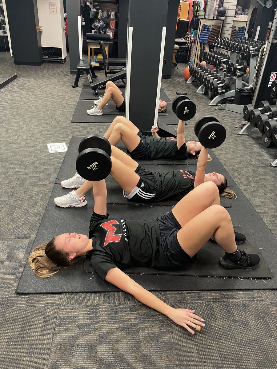 MUSaintsSoccer's tweet photo. MUW⚽️ with another Tuesday night circuit @StlSpeedAgility as this great staff once again pushed these ladies all night long and these ladies pushed each other as well👏!! Training tomorrow afternoon then Thursday off 😊!!
#gettingtheretogether #keepgrinding #bigpicture https://t.co/zZ8eYmSB4X