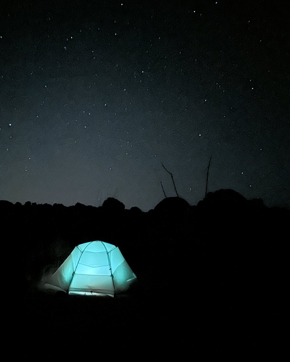 ashokaupadhya's tweet photo. Backpacking at Joshua Tree National Park

#backpacking #stargzing #hiking https://t.co/JRbcihHjhc