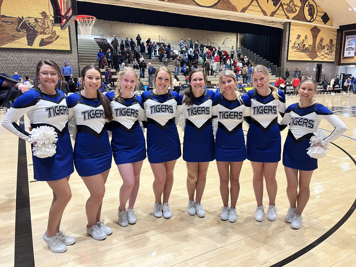 DWTigerCheer's tweet photo. DWU WIN, New Uniforms, Great Stunts, and an AWESOME Student Crowd!!
Fun night at the Corn Palace!
#bleedblue 💙 https://t.co/FlxvpkkSad