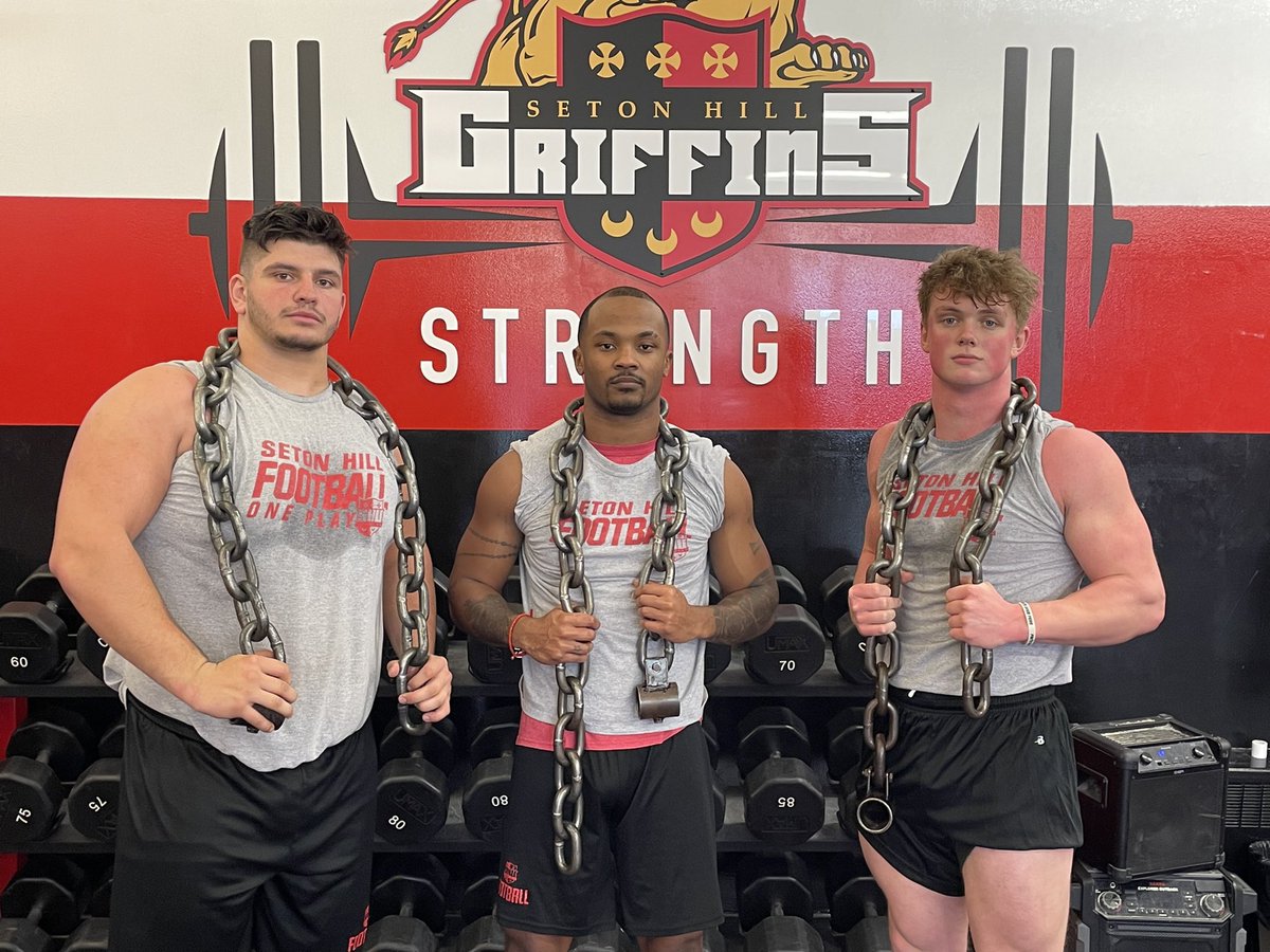 SHU_FBALL's tweet photo. Weightroom Warriors for the day! #SwoleGriffs #TheGriffinWay https://t.co/vKtRUaSuKr