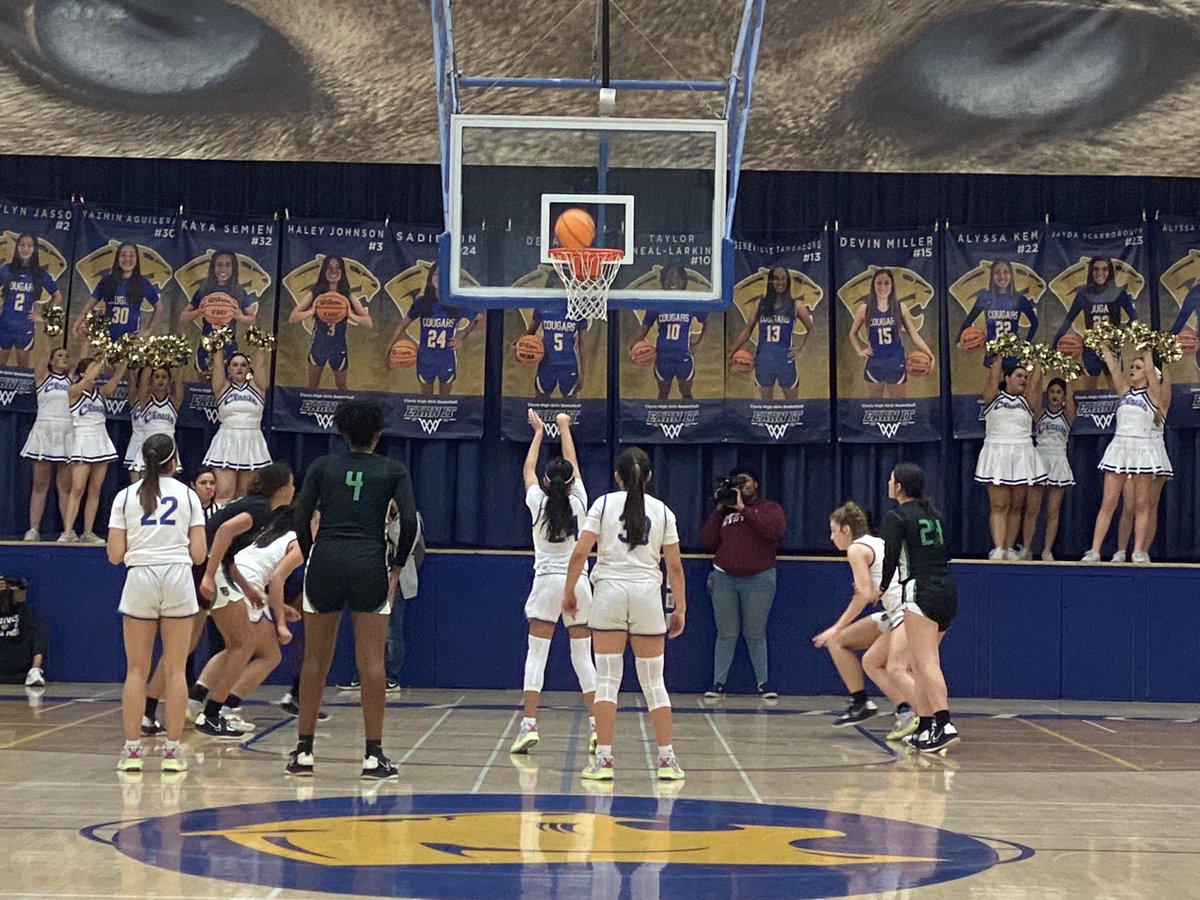 PAGMETER's tweet photo. Division 1 girls basketball 🏀 final 
Clovis 66 St Joseph 63
The Cougars were clutch down the stretch hitting the big free throws. 
Freshman Sadie Sin nailed 4 and the Cougars are playing at Selland Arena 6pm Saturday night 
@ClovisHighGBB https://t.co/tJG4FBXzsn