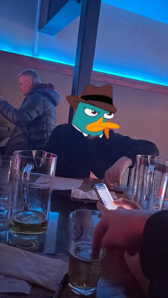 bennysuks's tweet photo. High key Low tapped in with @PokerPerry1 https://t.co/p3FDLUsgNt