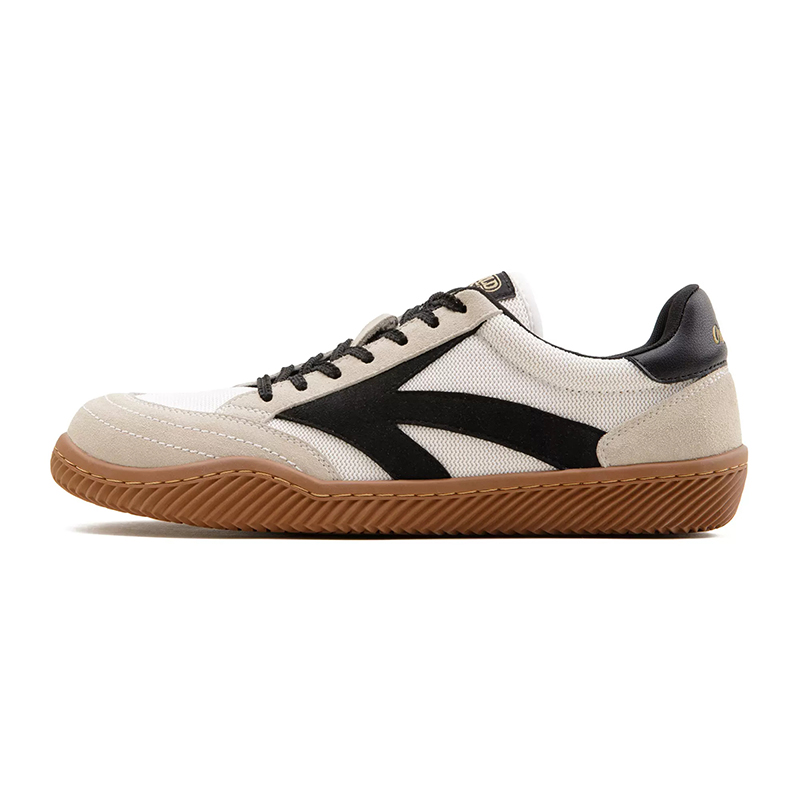 karakubuy's tweet photo. 2月24日(金)発売👟
(Olympism 1984)
C-Class 異素材コンビレトロ #スニーカー👟
✨通気性に優れた #軽量 のアッパー
✨ゴム製のアウトソール
✨1984年の #オリンピック のロゴ
その時代の #レトロ なスタイルを踏襲して👉https://t.co/L8vdWANwk4
#karakubuy #sheos #SNEAKERS #靴売ります https://t.co/8vLXIT96Tc