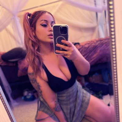 #NewProfilePic https://t.co/KGMMrGdOFC<a href="/tag/newprofilepic"class="tags">#NewProfilePic</a>
