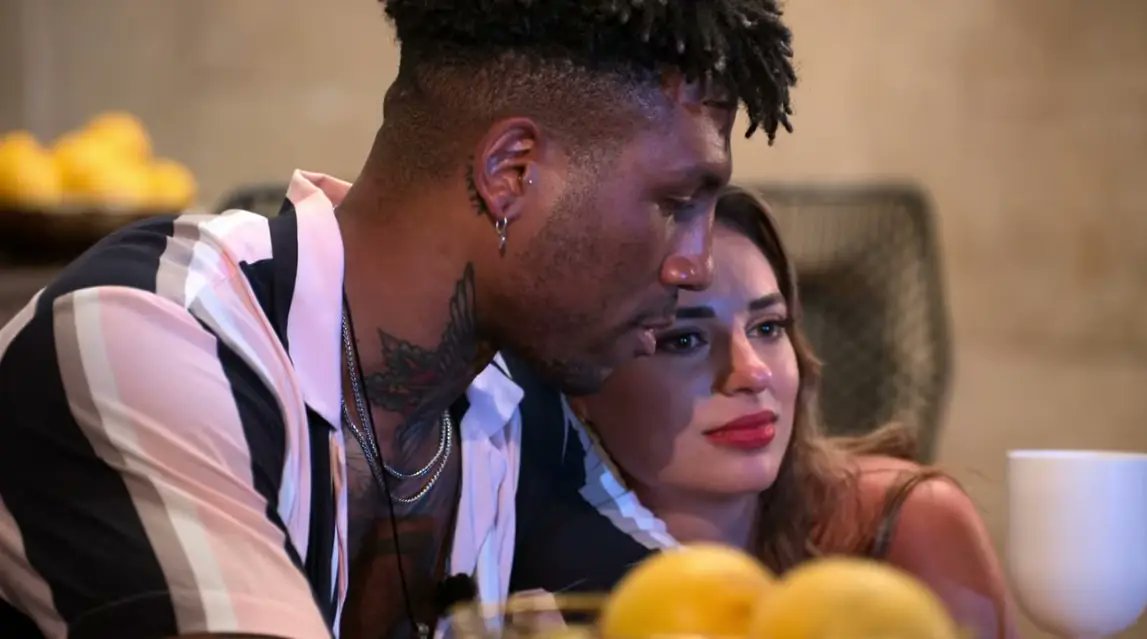 BrosWatching's tweet photo. Dom and Georgia are #CoupleGoals 

#PerfectMatch 
#perfectmatchnetflix https://t.co/e9T8KEllab