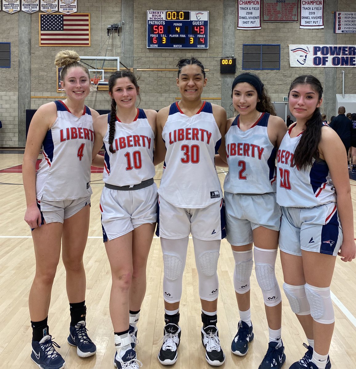 Central Section Lady🏀

🚨D2 SF Score🚨

#6 Liberty 58
#7 Mission Oak 43

🔷Top Players🔷

LHS
Faith Curry 16
Emma Fredrick 12p 11r 4b
Kaylee Batton 10p 6r
Sol Pimentel 10

MO
Sierra Calantas 12
Isabella Zepeda 10p 7r

Lady Pats headed to Selland Friday for D2 Title <a href="/CalHiSports/">Cal-Hi Sports</a>