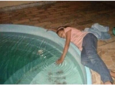 Zaynaaa_'s tweet photo. i just wanna live on a farm and be able to lay by the pool and not have to deal with anyone. https://t.co/B8gaRJliar