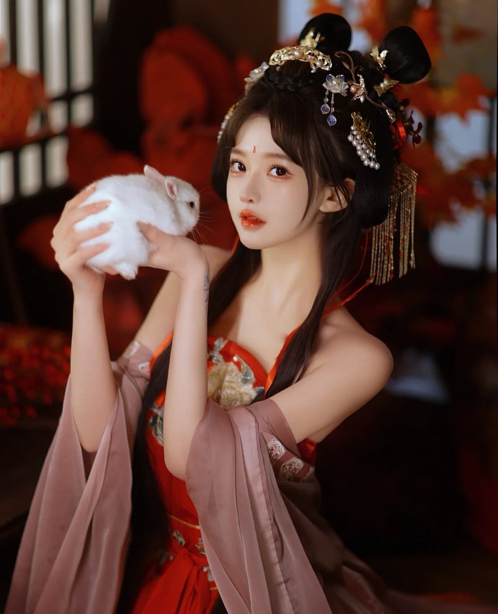 hi📸
想做我手中的玉兔吗？😍 https://t.co/Se7OZ7kTJO
