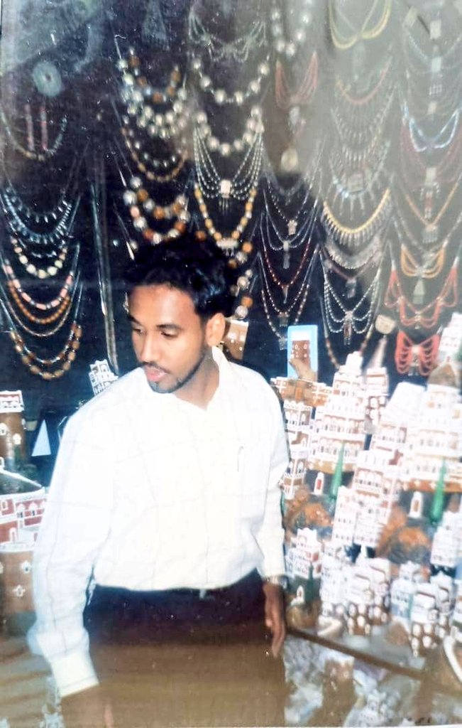 YasirBaffo's tweet photo. Born with tourism mindset.This was 1 of my greatest visit/tour in Yemen at Bab Al-Yemen Market. 
#Sana' the capital city of Yemen &amp; th business hub where u can find th real Yemen culture.
#Yemen_December_2005
#Keep_Traveling #LetsTour #ilaDalxiis 
@BravoBaffo @SITAHSOM
@SOMTA_SO https://t.co/vJzaz6TvCv